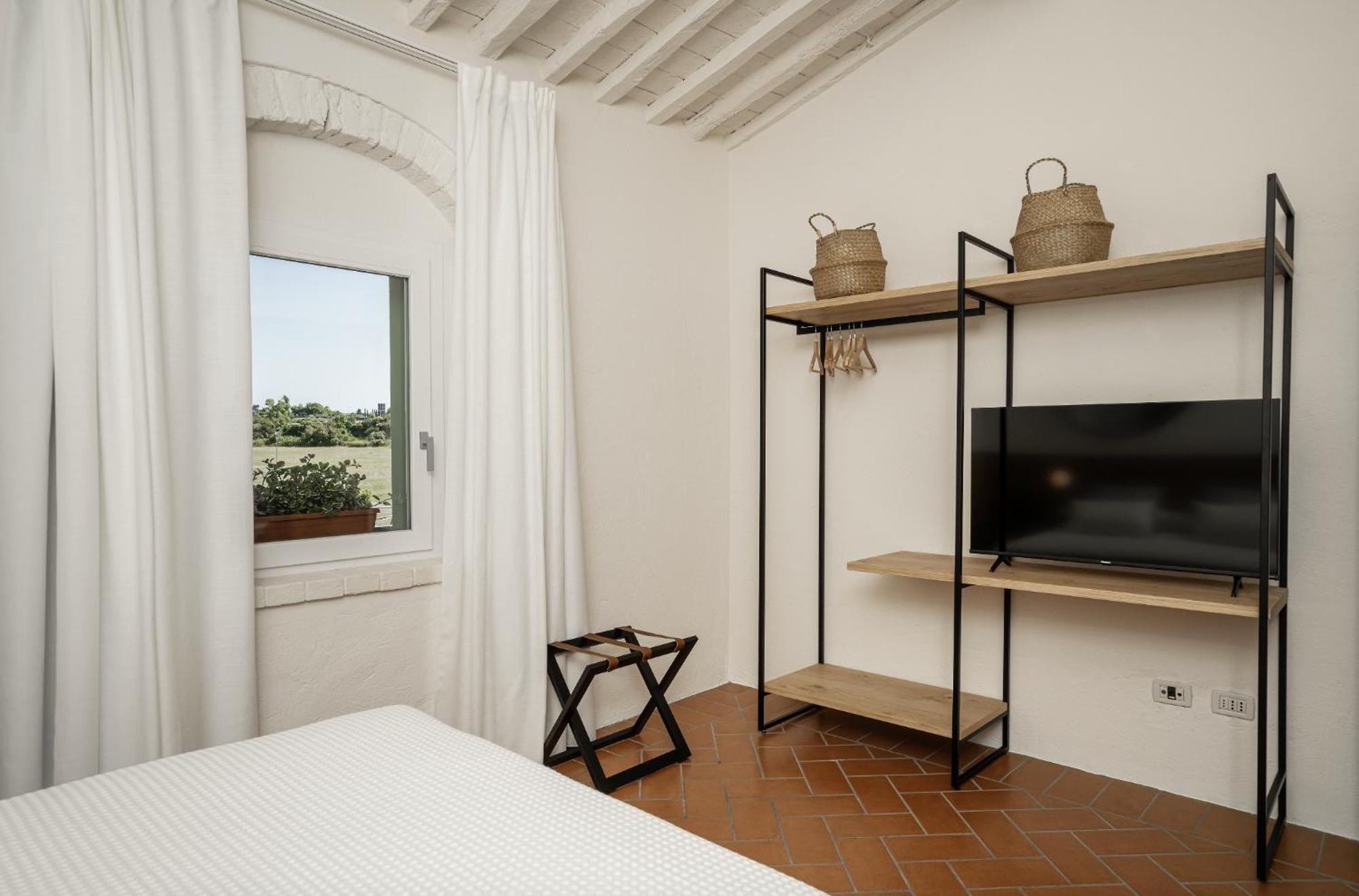 Scarlea Rooms Cecina  Esterno foto